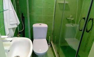 Гостиница Азовская Русалочка Должанская Стандартный четырехместный номер-3