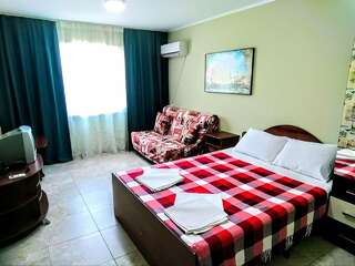 Гостиница Азовская Русалочка Должанская Семейный номер Делюкс-1